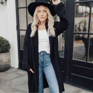 Carly Jean Los Angeles Ribbed Bell Sleeve Cardigan Kimono in Black Size Small